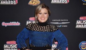 Kelly Clarkson se confie sur les difficultés de la co-parentalité