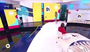 La télévision publique espagnole TVE s'attire les foudres de l'opposition de droite après la diffusion en direct d'un bandeau jugé offensant pour la famille royale