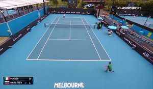 Smash, volée, passing... Le top 10 de Karatsev à l'Open d'Australie