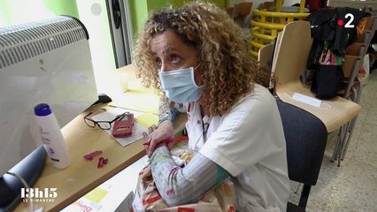 Covid 19 Avec Asia L Infirmiere Des Quartiers Nord De Marseille Solidaire D Etudiants En Detresse A Aix En Provence