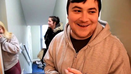 Ils Recouvrent Sa Chambre D Aluminium Pour Son Anniversaire Surprise Sur Orange Videos