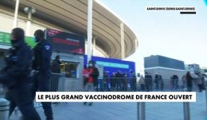 Ouverture du vaccinodrome du Stade de France