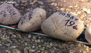 Une rangée de 20 000 pierres à Budapest : l'hommage de la Hongrie aux morts de pandémie
