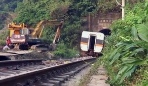 Après l'accident ferroviaire meurtrier à Taïwan, l'enquête se poursuit