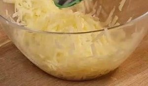 Galettes de pommes de terre au fromage