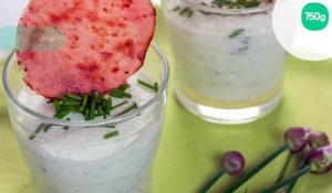 Verrine de mousse de concombre au Chavroux et chips de bacon