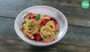 Spaghettis aux crevettes sautées, ail et tomates cerise