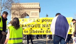 Nouveau rassemblement de "gilets jaunes" à Paris (2)