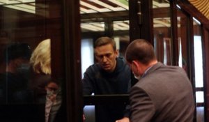 Alexeï Navalny peut avoir un arrêt cardiaque à tout moment : ses médecins exigent de le voir