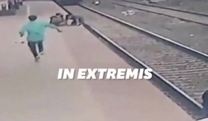 Il risque sa vie pour sauver un enfant tombé sur les rails en Inde