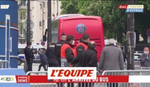 Le car des joueurs du PSG arrive au Parc - Foot - C1 - PSG