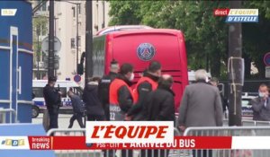 Le car des joueurs du PSG arrive au Parc - Foot - C1 - PSG