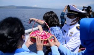 Sous-marin disparu au large de Bali : les familles des marins disent adieu à leurs morts