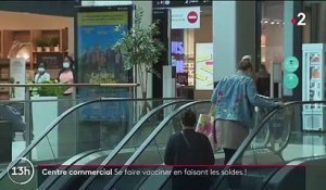 Covid-19 : un centre de vaccination en plein centre commercial