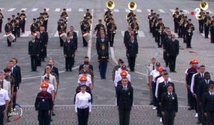 14 Juillet - La très belle Marseillaise interprétée à la fin du défilé Place de la Concorde face au gouvernement réuni sur la tribune officielle