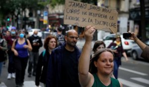 Manifestation contre le pass sanitaire à Paris : "Cela pose un problème pour nos libertés"