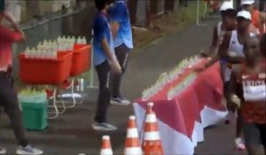 JO : le mauvais geste du Français Morhad Amdouni qui prive volontairement les concurrents d'un ravitaillement au marathon