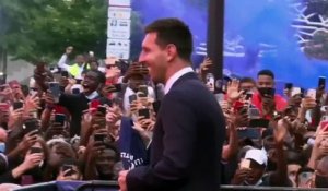 Fumigènes, tambours et hurlements : Messi a été accueilli en rockstar devant le Parc des Princes