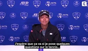 Naomi Osaka fond en larmes en pleine conférence de presse