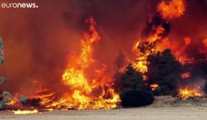 En Grèce, la bataille contre le feu continue face aux risques de résurgence