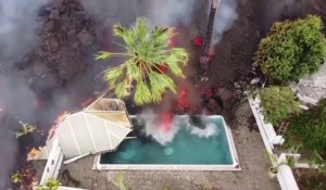 Éruption aux Canaries: les images de la lave se déversant dans la piscine d'une maison
