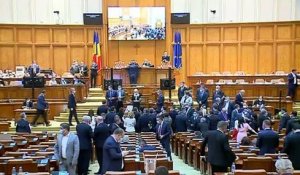 En Roumanie, le gouvernement libéral renversé par une motion de censure
