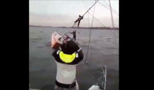 Voilà comment on fait passer un bateau à voile sous un pont