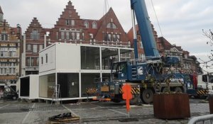 Installation du cube Viva for Life 2021 sur la Grand-place de Tournai