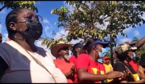 L'impasse en Guadeloupe, le ministre des Outre-mer et les élus aux antipodes