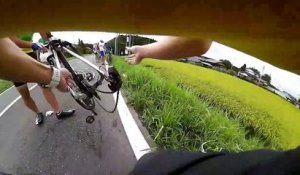 Une GoPro posée sur un mécano lors d'une course de vélo