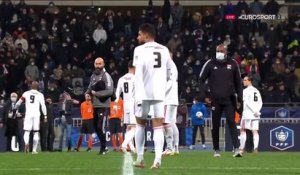Le match entre le Paris FC et l'OL interrompu après des incidents en tribunes