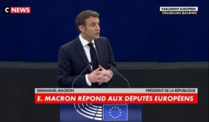 Emmanuel Macron : «Un drapeau européen flotte à la place de rien, j’en suis fier»
