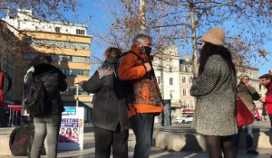 Des soutiens à Jean-Luc Mélenchon ont tracté à Saint-Etienne