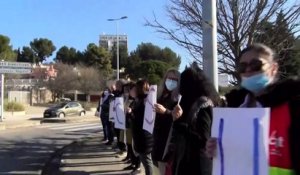 Une chaîne humaine a été organisée à Martigues pour défendre les services publics