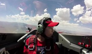 Ce pilote endort son fils en envoyant 8G d'accélération en avion