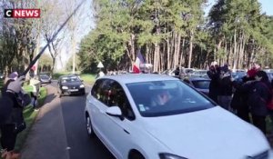 «Convoi de la liberté» : des centaines de véhicules roulent vers Paris