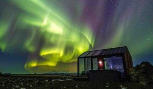 Islande : ce chalet en verre est l'endroit idéal pour admirer les aurores boréales