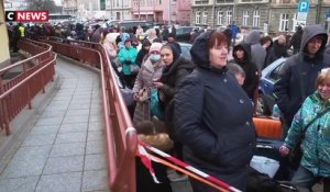 Guerre en Ukraine: Des Ukrainiens habitant en Pologne rejoignent Kiev pour défendre leur pays face à l'invasion russe - VIDEO