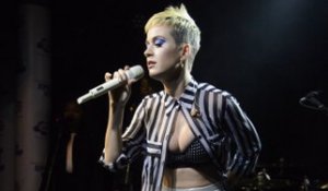 Attentat de Manchester : En larmes, Katy Perry prononce un discours poignant !