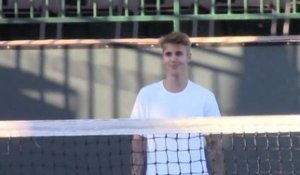 Exclu Vidéo : Justin Bieber découvrez son jeu de tennis de débutant !