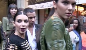 Exclu Vidéo : Kim K. et Kendall... Les soldats fashion d'Olivier Rousteing font le show pour se rendre à la soirée Vogue !