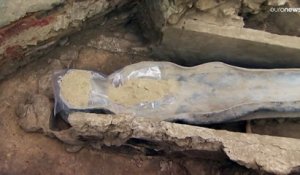 France : un sarcophage découvert sous la dalle de Notre-Dame de Paris
