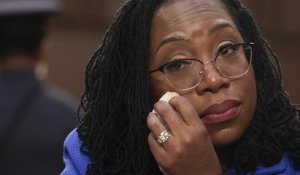"Vous êtes ici parce que vous le méritez": Ketanji Brown Jackson en larmes lors de son audition pour la Cour Suprême