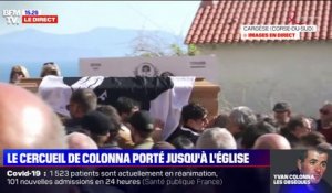 Dans le silence, de nombreux Corses accompagnent le cercueil d'Yvan Colonna jusqu'à l'église