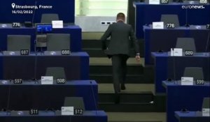 Un eurodéputé nationaliste bulgare sanctionné par une privation d'indemnité journalière pendant six jours pour avoir fait un geste "perçu comme un salut nazi" dans l'hémicycle