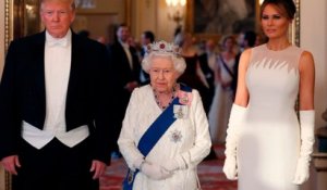 VOICI Donald Trump en visite chez la reine Elizabeth : cette énorme bourde que Melania lui a évité