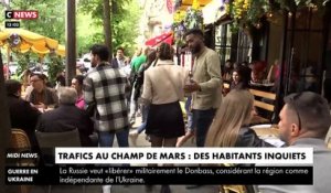 Très inquiets, les habitants du Champs-de-Mars à Paris ne se sentent plus en sécurité et montent au créneau: Vendeurs à la sauvette, arnaqueurs aux jeux de «hasard», voleurs à la tire, détritus et rats....
