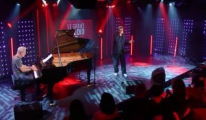 Marc Lavoine interprète "Le train" dans "Le Grand Studio RTL"