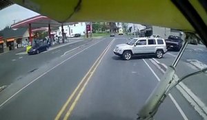 Couper la route en sortant d'un parking