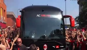 AC Milan : Zlatan Ibrahimovic brise accidentellement la vitre du bus